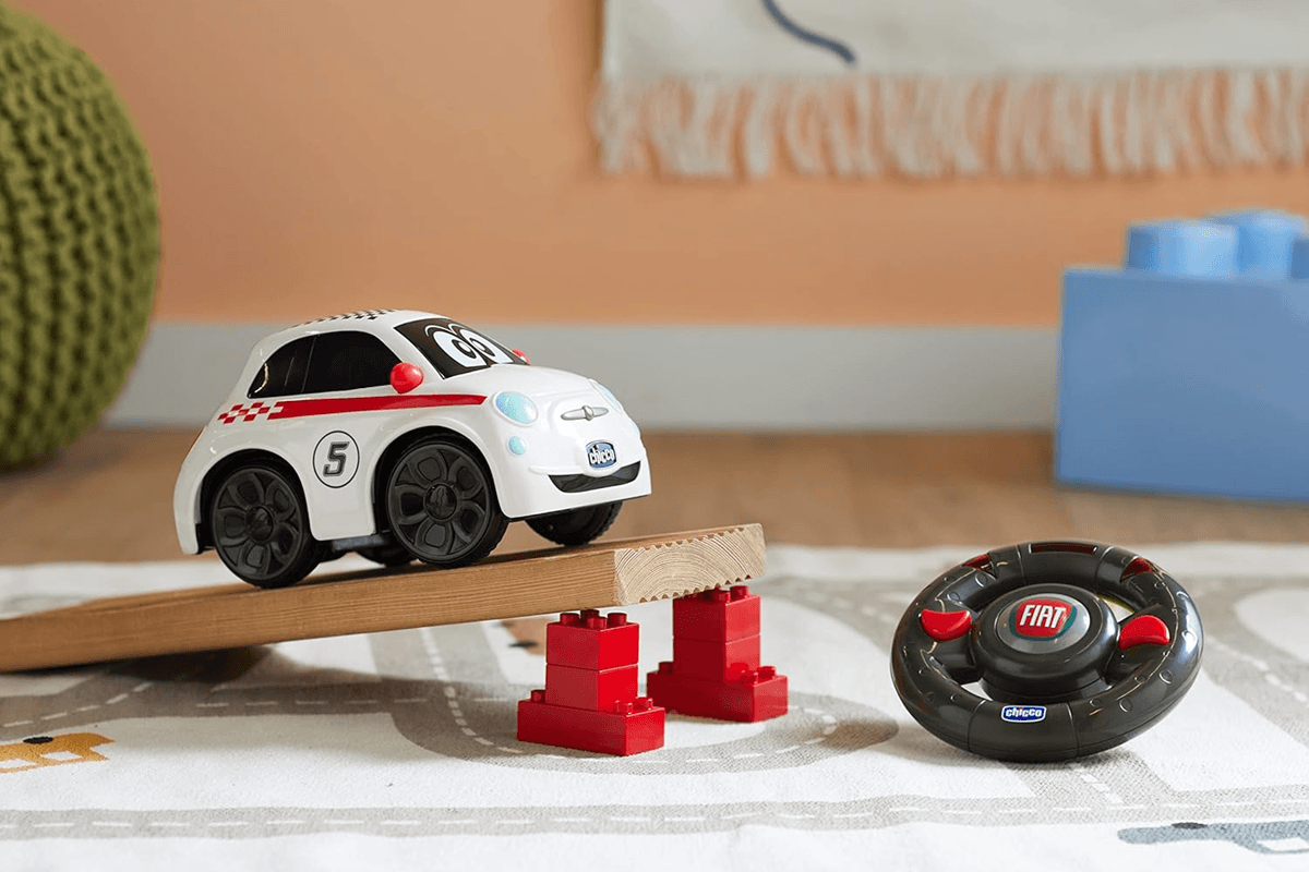 Mașinuță cu telecomandă CHICCO Fiat 500, 13 x 22 cm