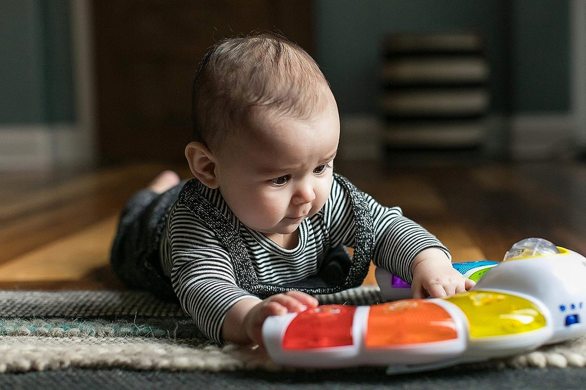 BABY EINSTEIN panou luminos cu zornăitoare, melodii și cuvinte în 3 limbi