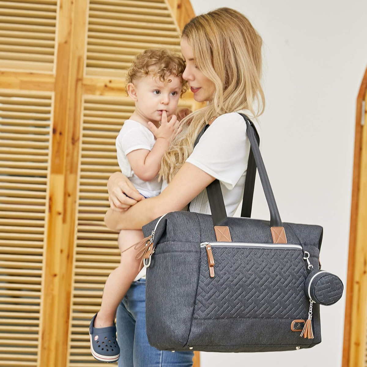 DIKASLON accessory case with changing table