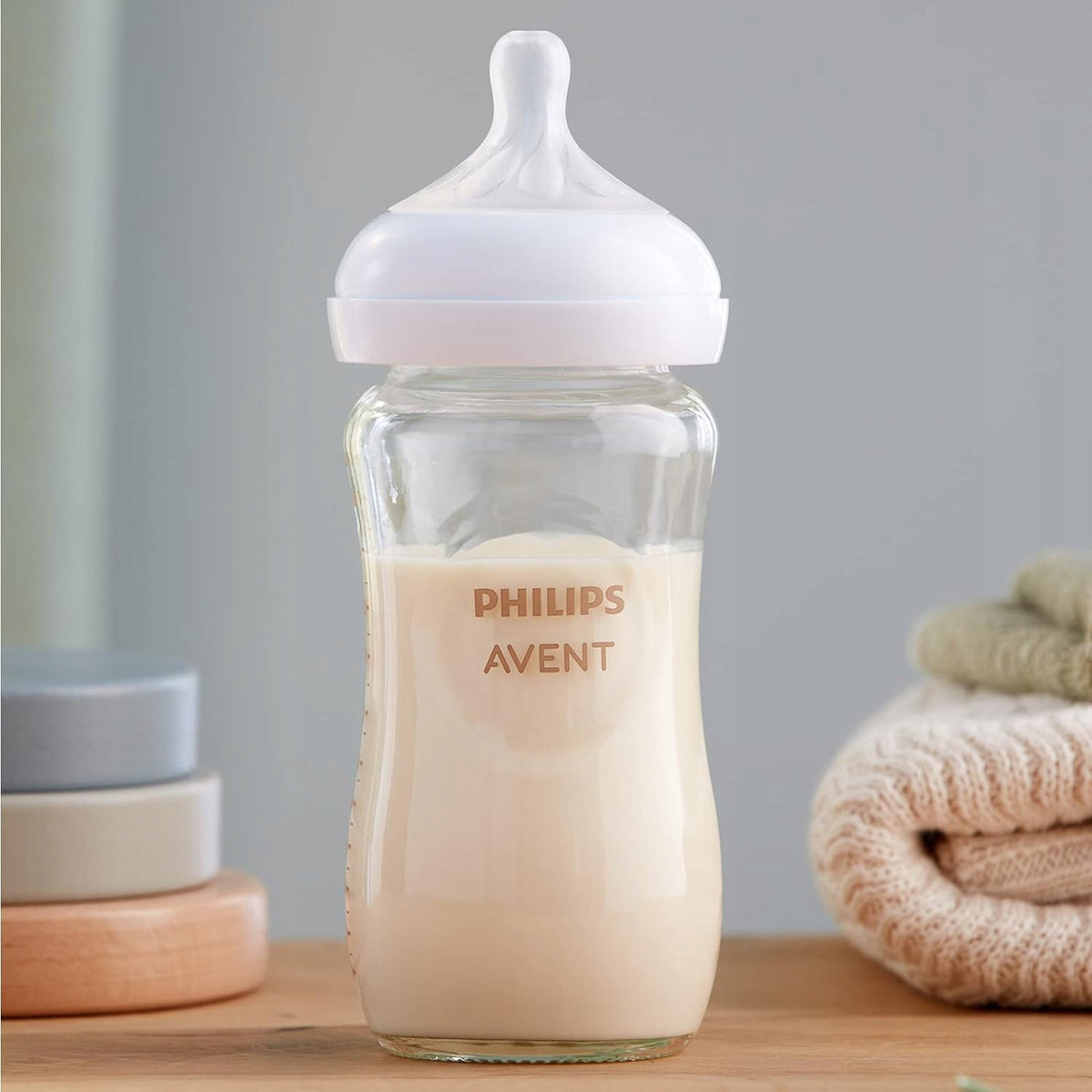 PHILIPS AVENT Natural Response set 3 biberoane DIN STICLĂ + suzetă