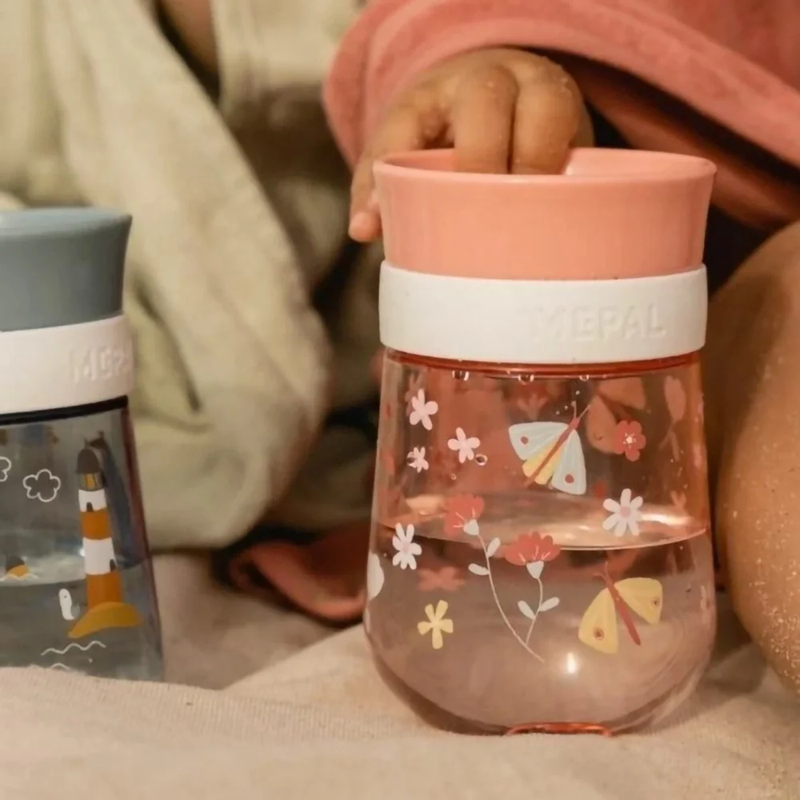 MEPAL Trainer Cup cseppmentes itatópohár 360 fokos szívóka 300 ml 9 hónap+