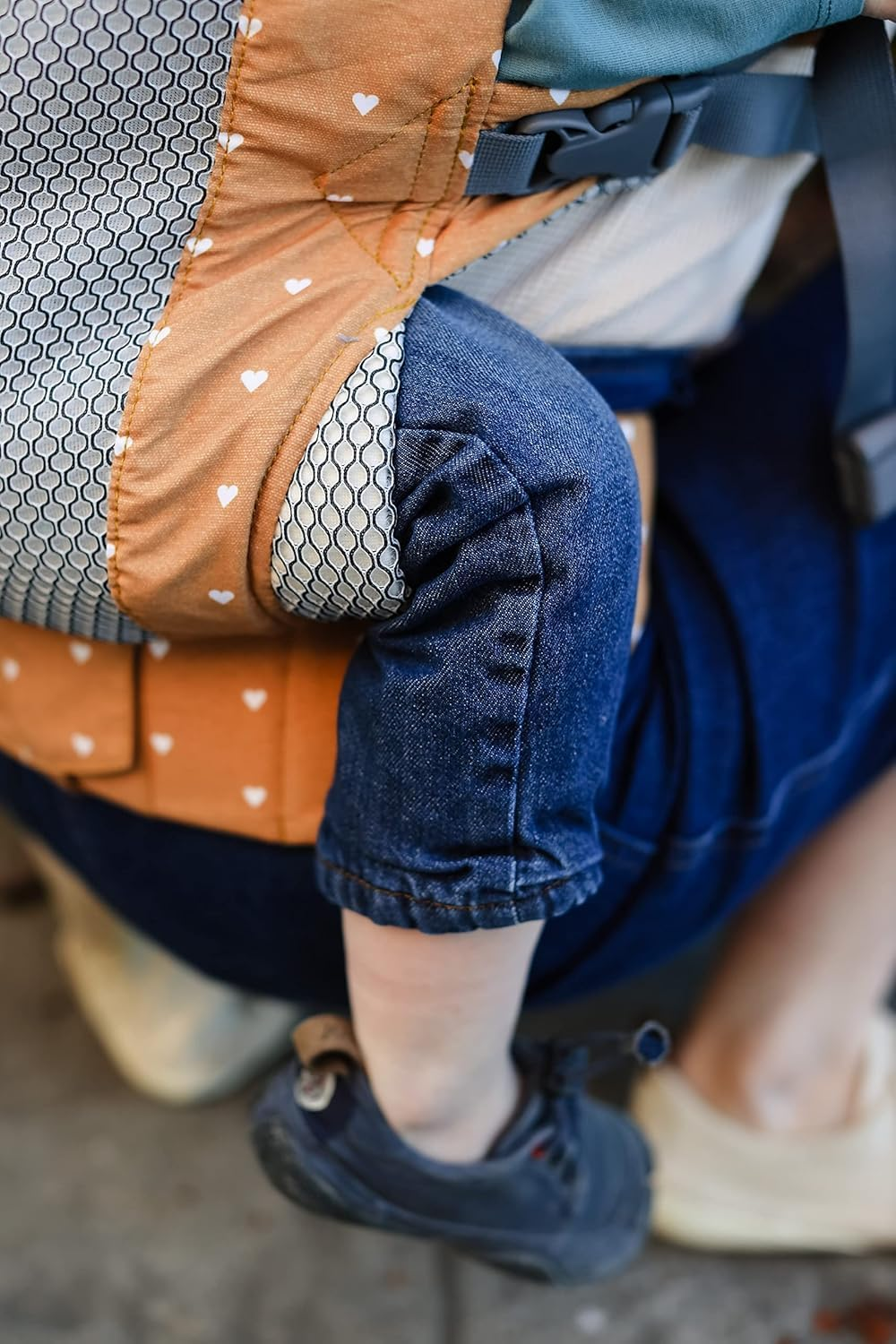 BECO TODDLER marsupiu cu cataramă 9-27kg mesh 3d
