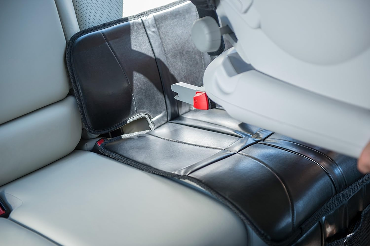 BRITAX ROMER covoraș de protecție pentru scaun auto cu sistem ISOFIX