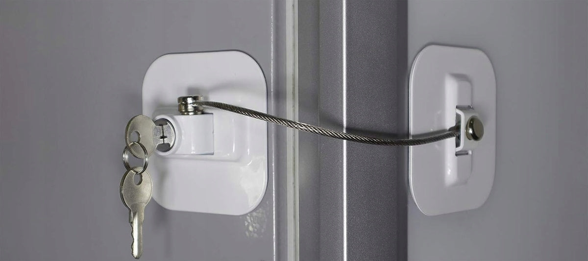CHILD SAFETY LOCK blocare de siguranță pentru dulapuri și sertare 19 cm + 2 chei
