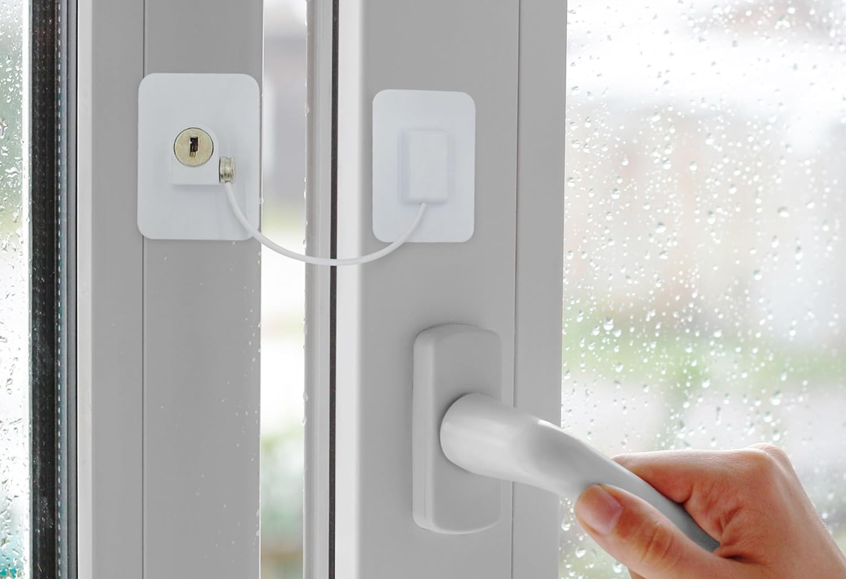 CHILD WINDOW SECURITY stalowe zabezpieczenie do okien i szafek 1 sztuka