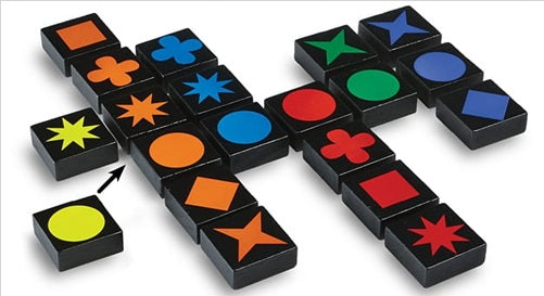 999 GAMES Qwirkle game + case