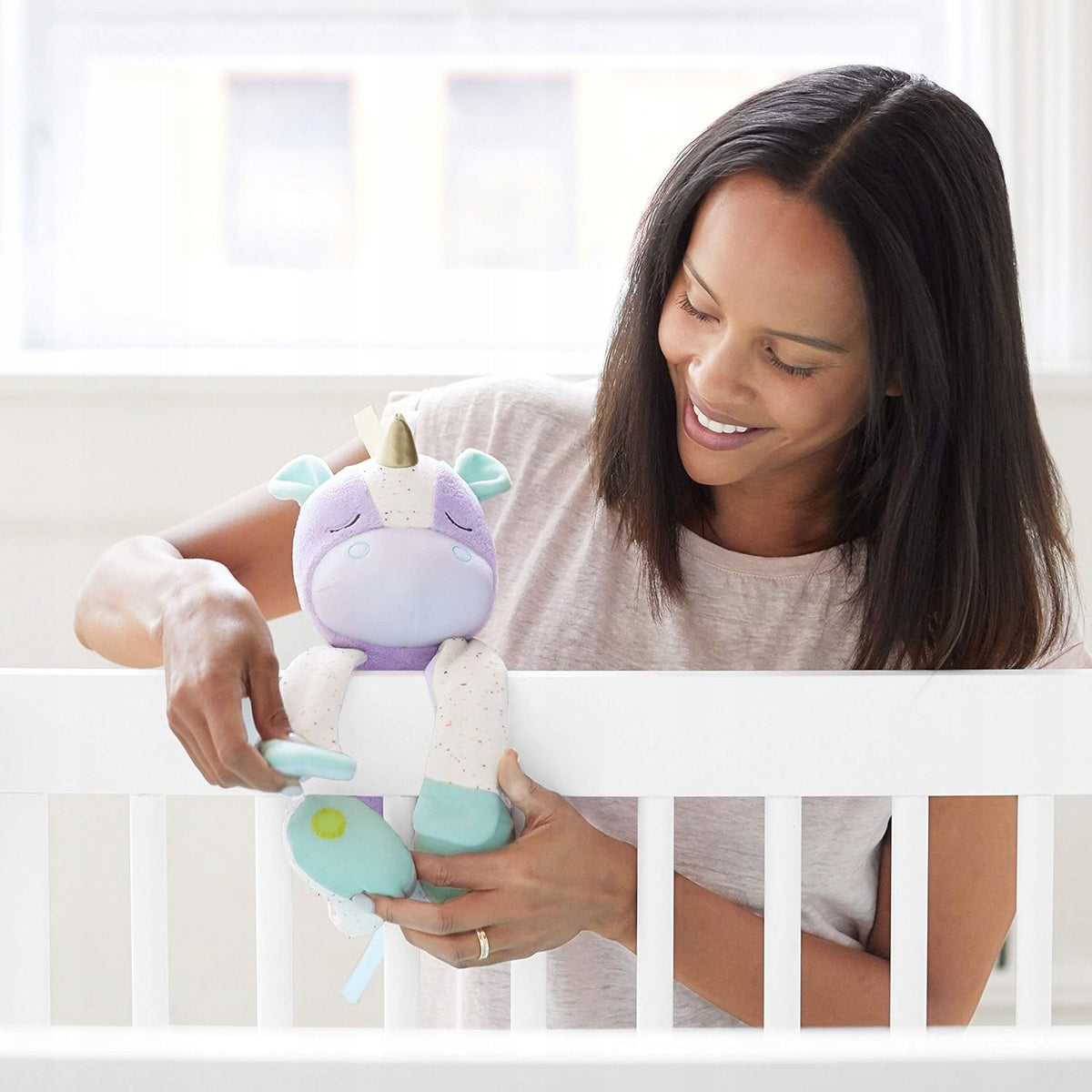 SKIP HOP unicorn interactiv cu senzor de plâns și înregistrare voce