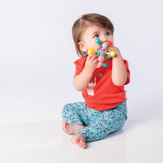 MANHATTAN TOY jucărie senzorială de dentiție cu zornăitoare și mărgele 8 x 8 cm