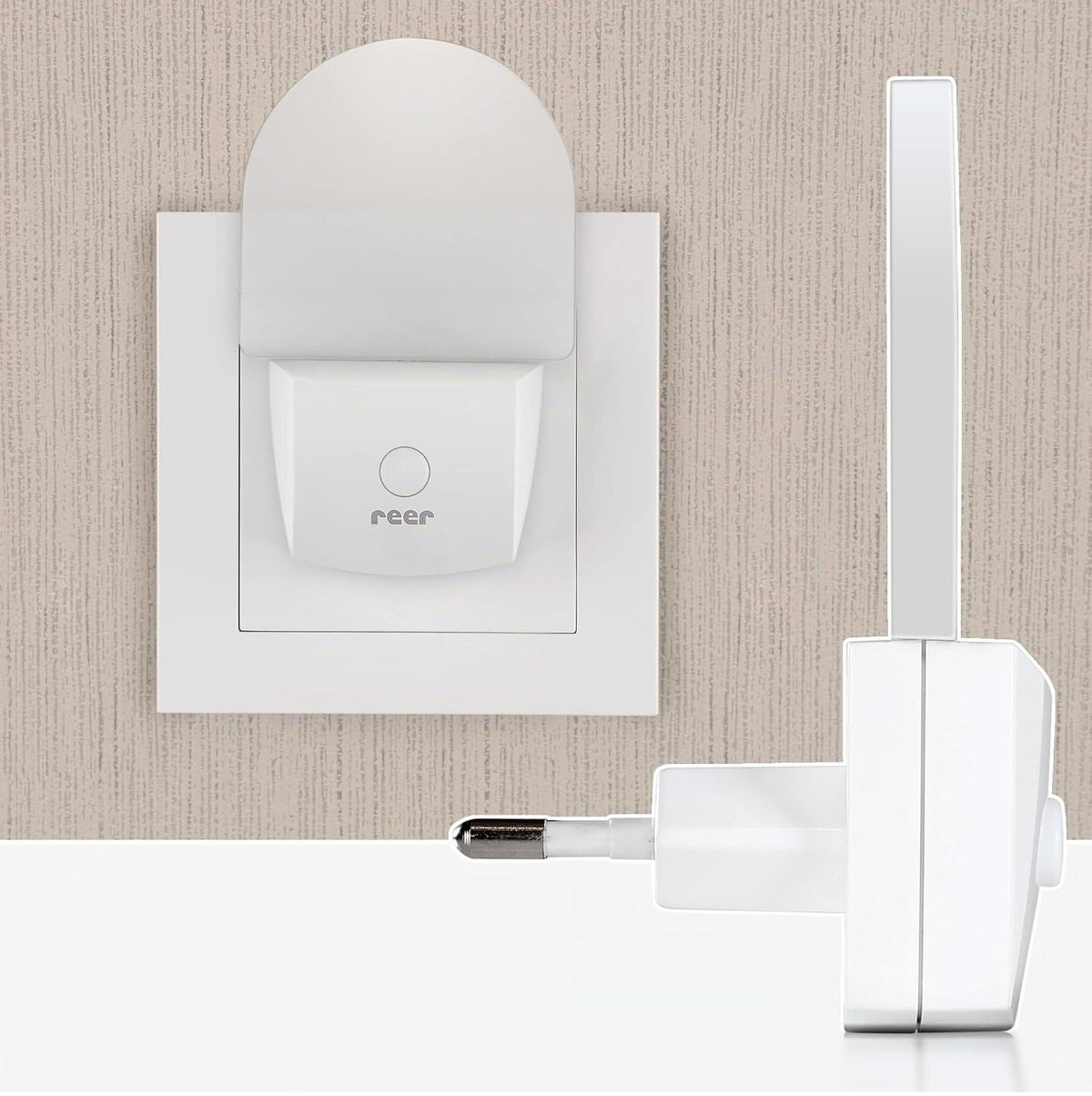 REER NightGuide lampă de veghe LED pentru priză cu întrerupător 6 x 9,5 cm