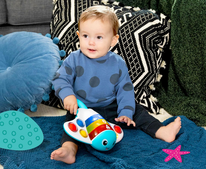BABY EINSTEIN Pop & Explore pisică de mare interactivă în 3 limbi 6 luni+