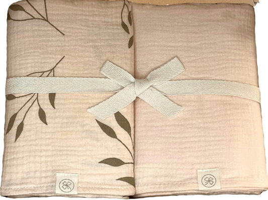 DIKOS swaddles, muslin diapers x2