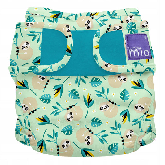 BAMBINO MIO otulacz na pieluchę 9kg+ w zielony wzór z leniwcami, wielorazowy otulacz z podwójnymi gumkami