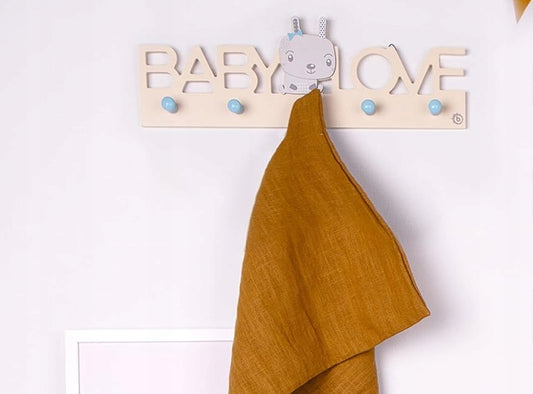 BIECO Baby Love cuier din lemn cu 5 cârlige IEPURAȘ