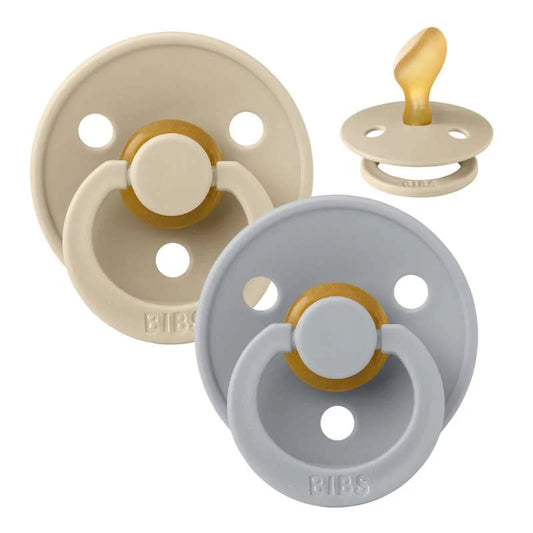 anatomical shape adapted to the child’s needs 2 pacifiers in the set for greater convenience