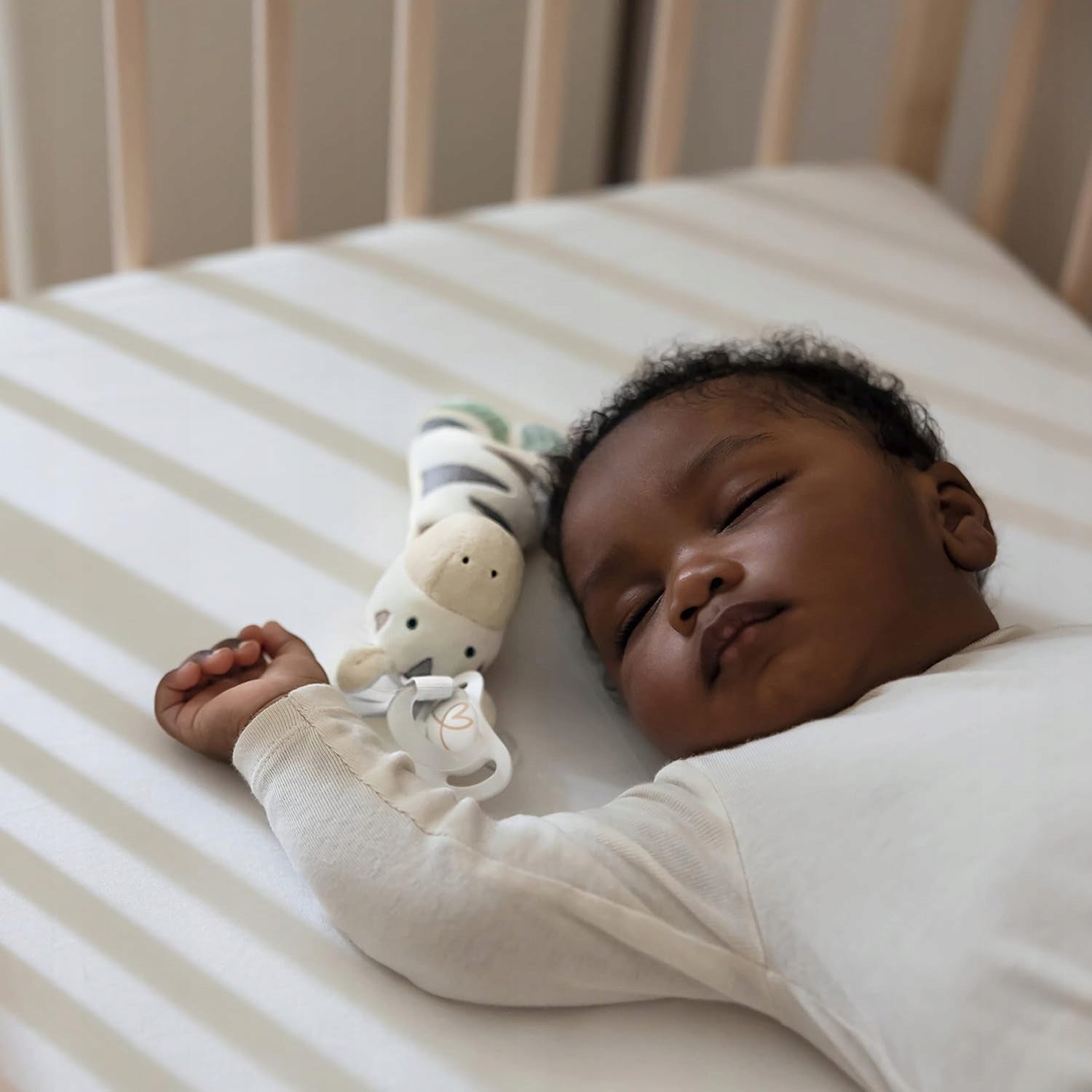 NUK Little Friend smoczek uspokajający z przytulanką ZEBRA 0-6 m