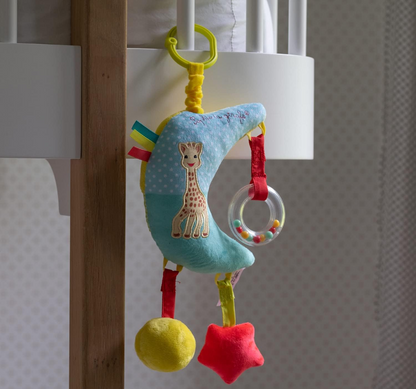 SOPHIE LA GIRAFE zawieszka z pozytywką do wózka i łóżeczka 28 cm KSIĘŻYC