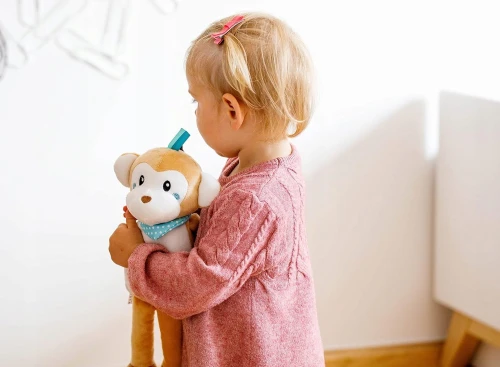INNOGIO GIO-881 jucărie de pluș cu lumină și 10 sunete MAIMUȚA LUCY 35 cm