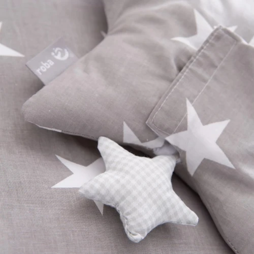 ROBA Little Stars jucărie muzicală agățată pentru cărucior și pătuț 27 x 27 cm